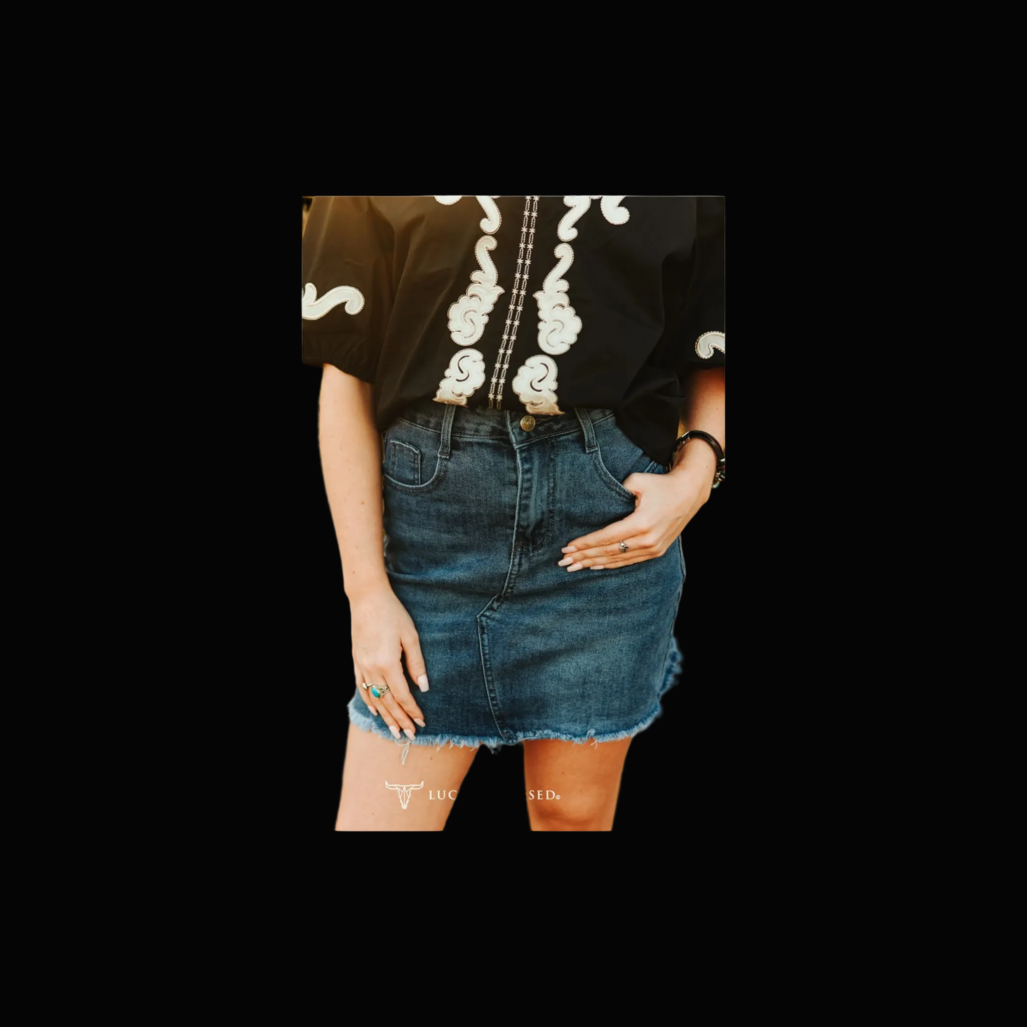 Classic Western Unfinished Hem Mid Wash Skirt